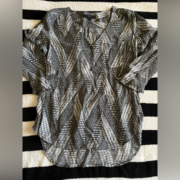 grey patterned blouse - Picture 1 of 2